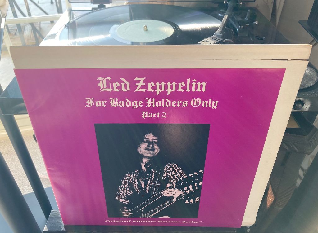 Led Zeppelin - For Badgeholders Only (Original Vinyl Rip) 